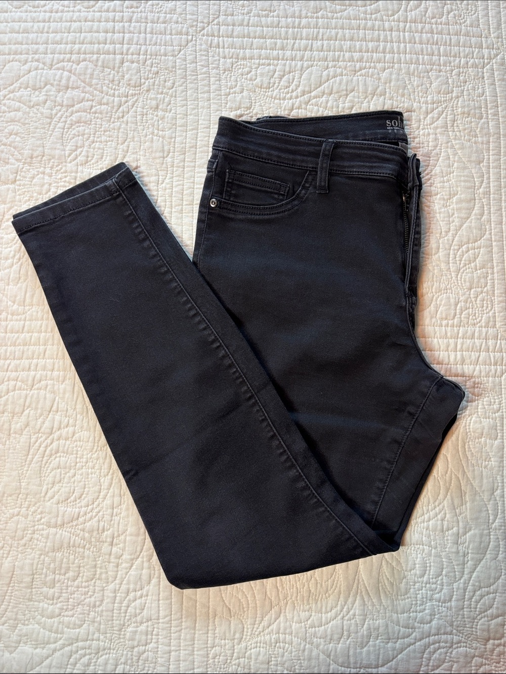New York & Company Black Skinny Jeans with Slim Fit